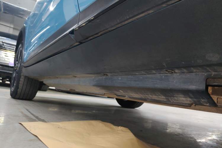 Used XPeng G3 2020 520i Luxury Edition Left Side Sill