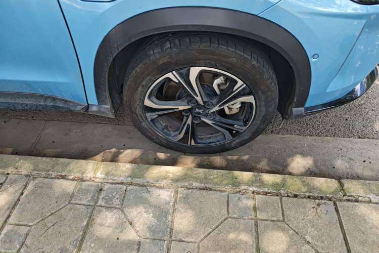 Used XPeng G3 2020 520i Luxury Edition Right Front Wheel Hub