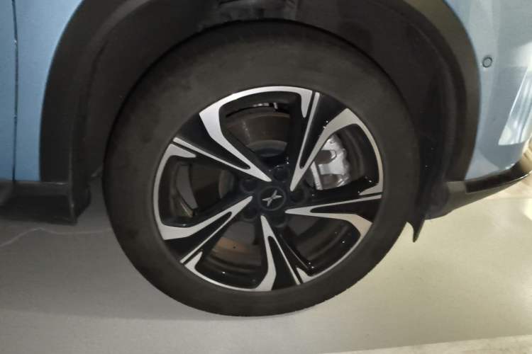 Used XPeng G3 2020 520i Luxury Edition Right Front Wheel Hub
