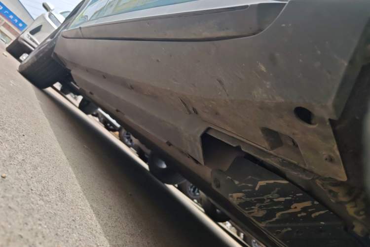 Used XPeng G3 2020 520i Luxury Edition Right Side Sill
