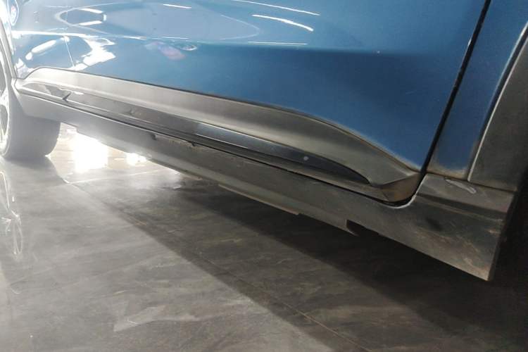 Used XPeng G3 2020 520 Luxury Edition Right Side Sill