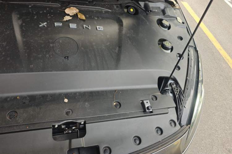 Used XPeng G3 2020 460i Luxury Edition Engine Bay Left