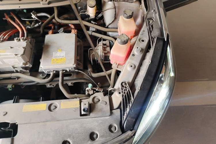 Used XPeng G3 2020 520i Luxury Edition Engine Bay Left