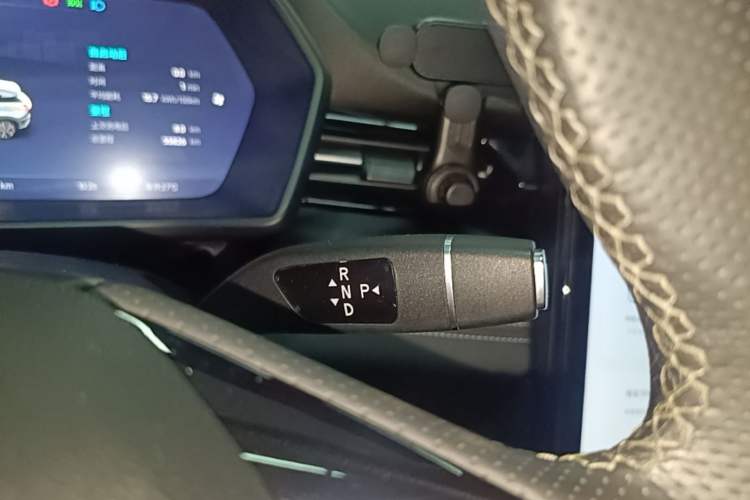 Used XPeng G3 2020 520i Luxury Edition Gear Lever