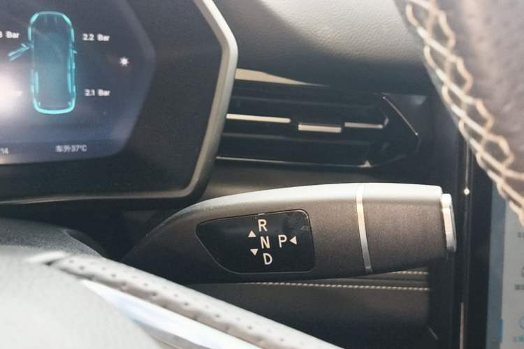 Used XPeng G3 2020 520i Luxury Edition Gear Lever