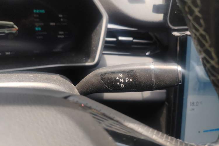 Used XPeng G3 2020 460i Luxury Edition Gear Lever