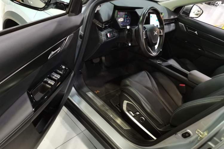 Used XPeng G3 2020 520 Smart Edition Interior 4