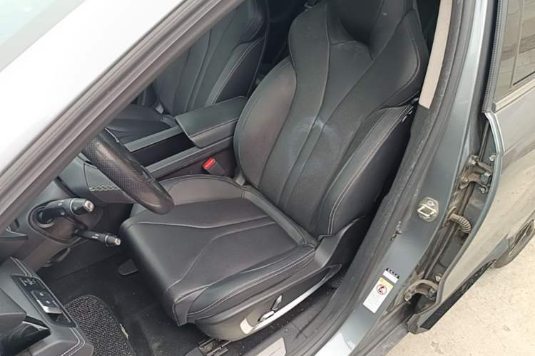 Used XPeng G3 2020 520i Luxury Edition Left Front Seat