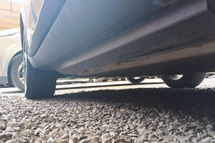 Used XPeng G3 2020 520i Luxury Edition Left Side Sill