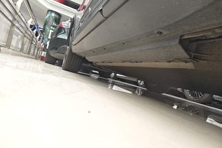 Used XPeng G3 2020 520i Enjoyment Edition Left Side Sill