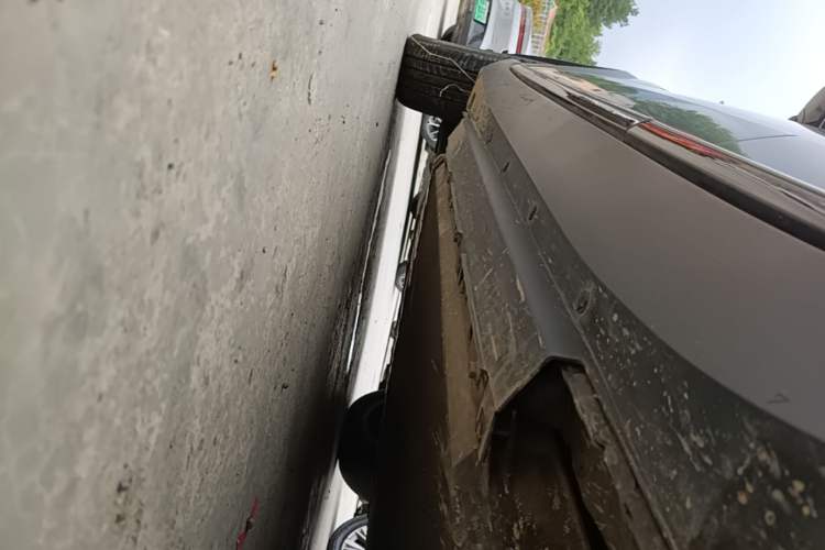Used XPeng G3 2020 460i Luxury Edition Left Side Sill