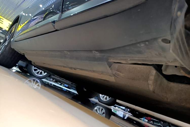 Used XPeng G3 2020 520i Luxury Edition Left Side Sill