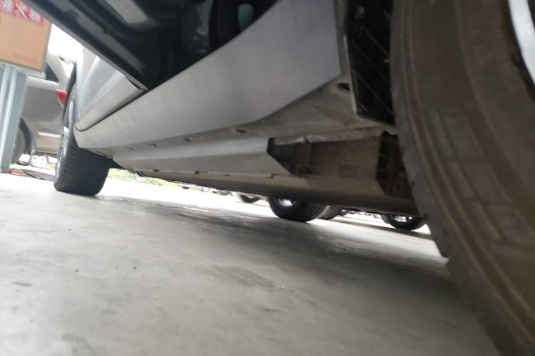 Used XPeng G3 2020 460i Luxury Edition Left Side Sill