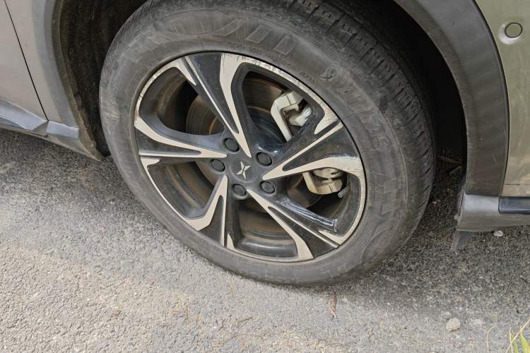 Used XPeng G3 2020 520i Luxury Edition Right Front Wheel Hub