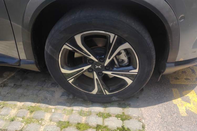 Used XPeng G3 2020 460i Luxury Edition Right Front Wheel Hub