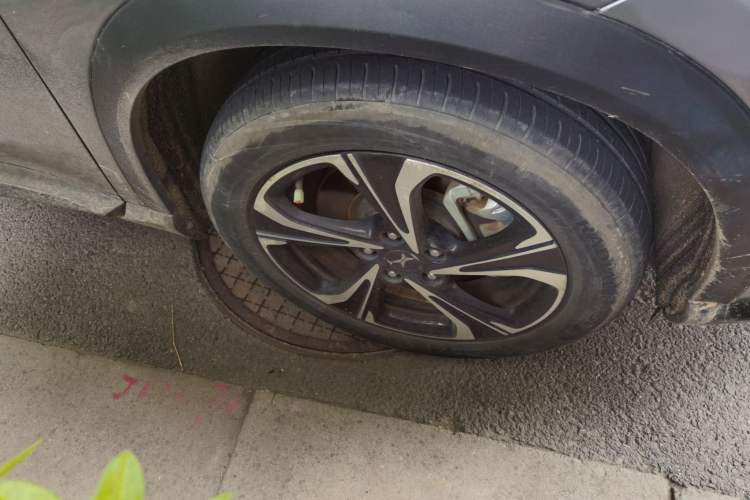 Used XPeng G3 2020 520 Smart Edition Right Front Wheel Hub