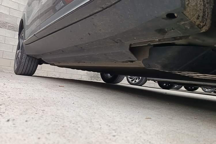 Used XPeng G3 2020 520i Luxury Edition Right Side Sill