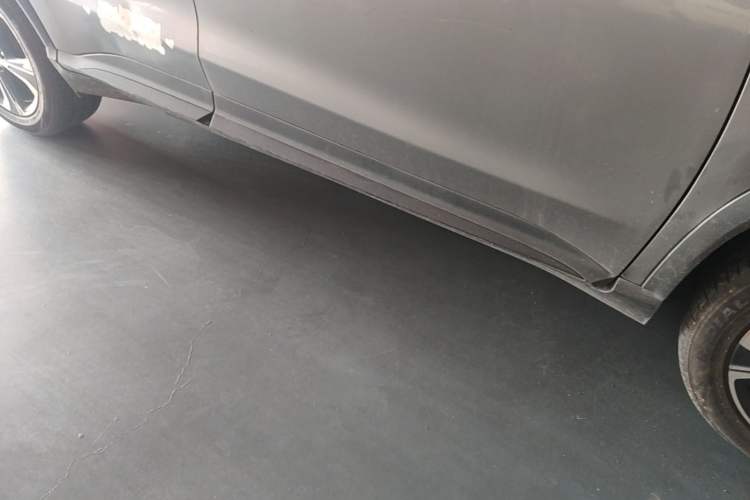 Used XPeng G3 2020 520 Smart Edition Right Side Sill