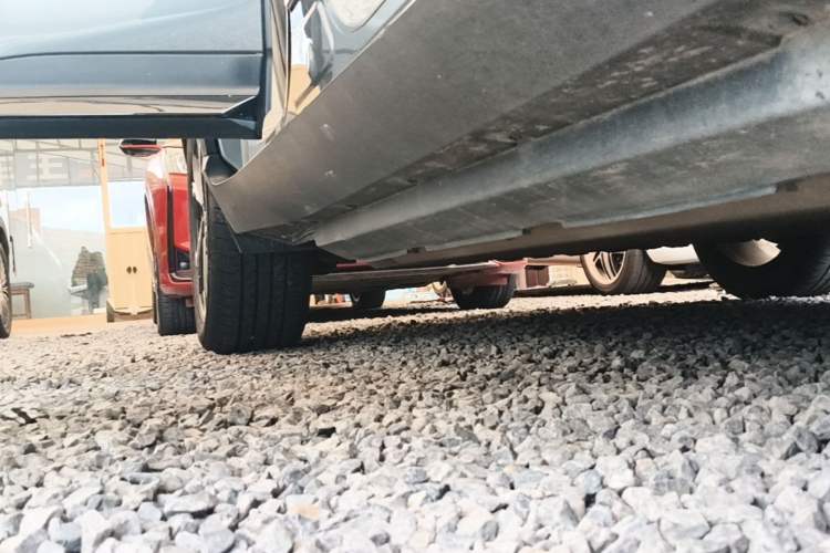 Used XPeng G3 2020 520i Luxury Edition Right Side Sill
