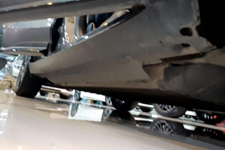 Used XPeng G3 2020 520i Luxury Edition Right Side Sill