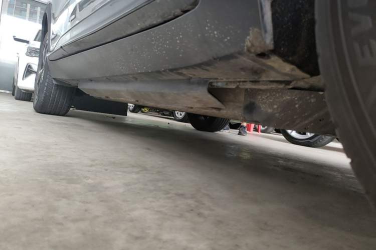 Used XPeng G3 2020 460i Luxury Edition Right Side Sill