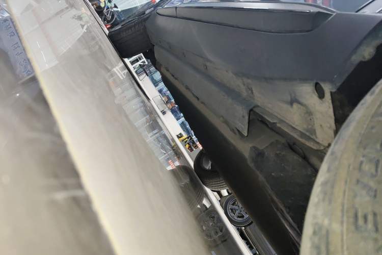 Used XPeng G3 2020 460i Luxury Edition Right Side Sill