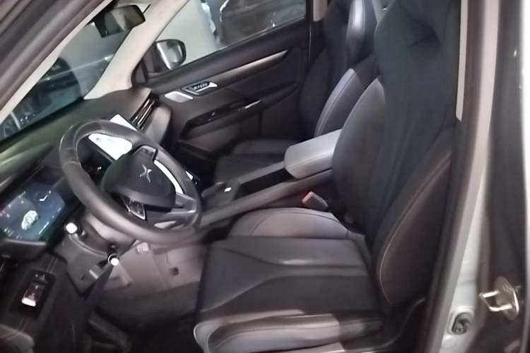 Used XPeng G3 2020 520i Luxury Edition Left Front Seat