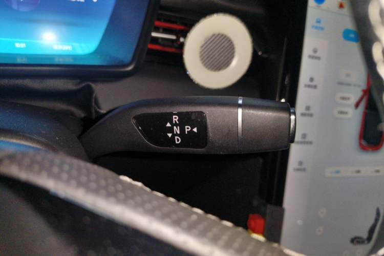 Used XPeng G3 2020 520 Luxury Edition Gear Lever