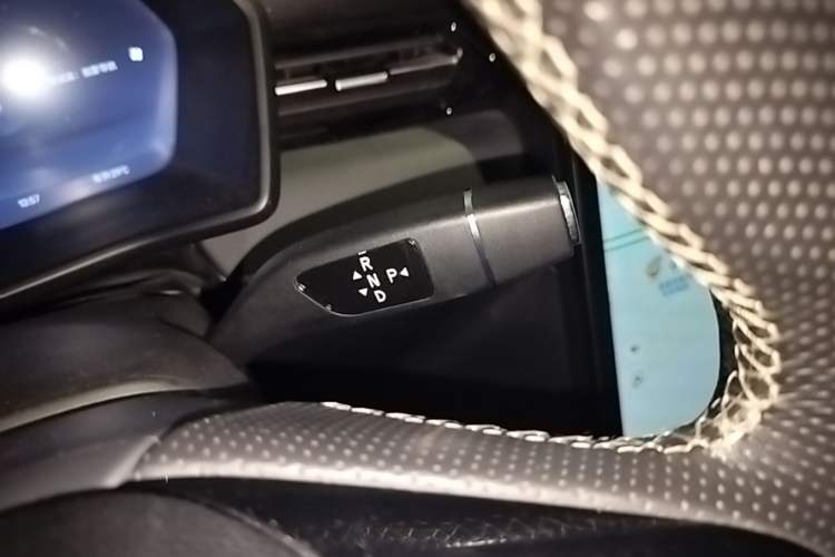Used XPeng G3 2020 520 Smart Edition Gear Lever