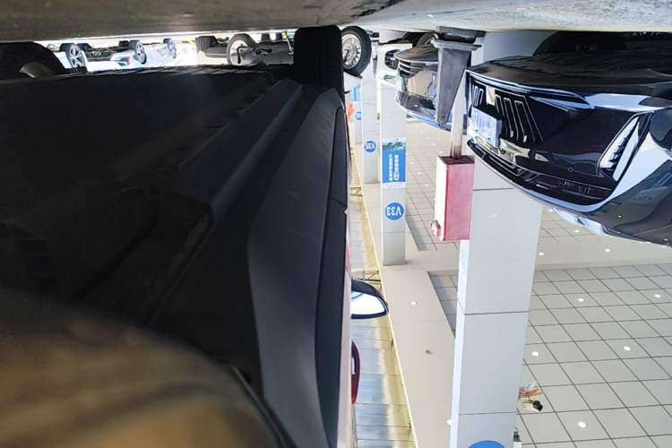 Used XPeng G3 2020 460 Smart Edition Left Side Sill