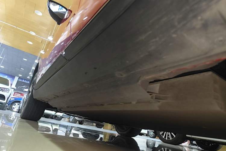 Used XPeng G3 2020 460 Smart Edition Left Side Sill
