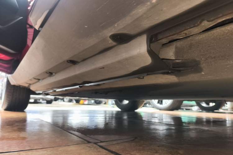Used XPeng G3 2020 460i Luxury Edition Left Side Sill