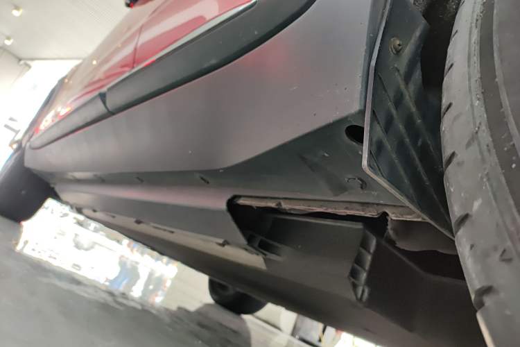 Used XPeng G3 2020 520 Smart Edition Left Side Sill