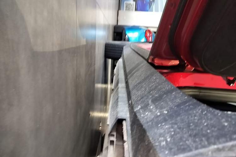 Used XPeng G3 2020 520 Smart Edition Left Side Sill