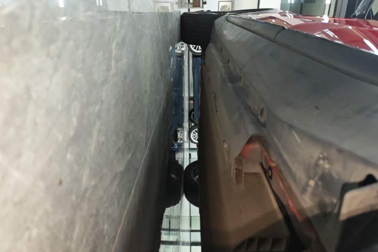 Used XPeng G3 2020 520i Luxury Edition Left Side Sill