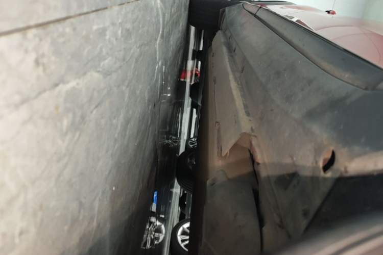 Used XPeng G3 2020 520i Luxury Edition Right Side Sill