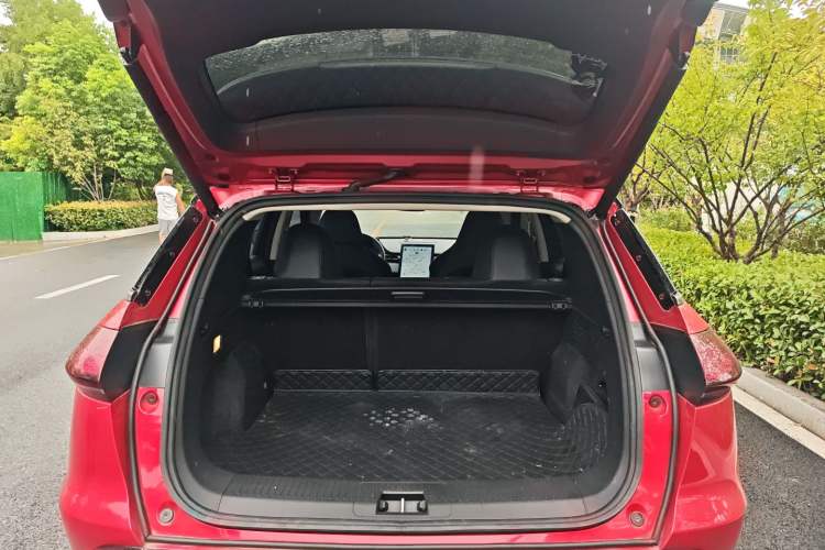 Used XPeng G3 2020 460i Luxury Edition Trunk