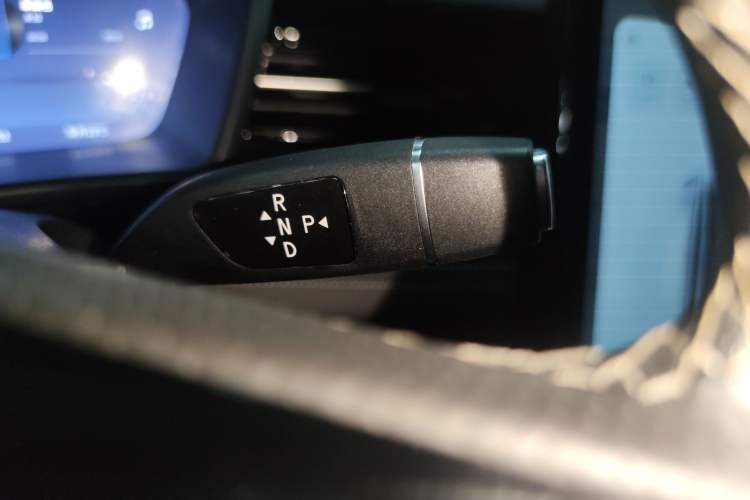 Used XPeng G3 2020 520 Luxury Edition Gear Lever