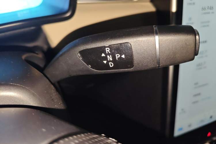 Used XPeng G3 2020 520 Smart Edition Gear Lever