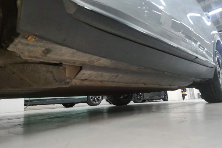 Used XPeng G3 2020 520 Luxury Edition Left Side Sill