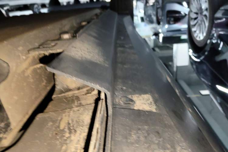 Used XPeng G3 2020 520 Smart Edition Right Side Sill