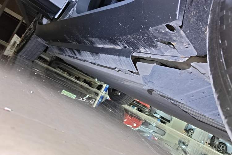Used XPeng G3 2020 520 Smart Edition Right Side Sill