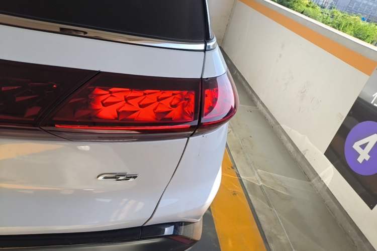 Used XPeng G3 2020 460i Luxury Edition Exterior 3
