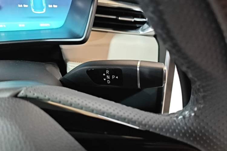 Used XPeng G3 2020 520i Luxury Edition Gear Lever