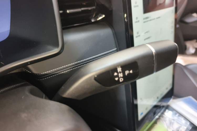 Used XPeng G3 2020 520 Smart Edition Gear Lever