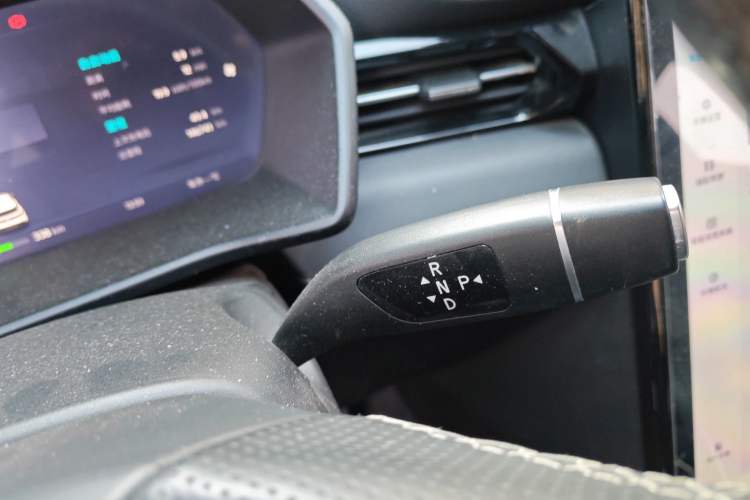 Used XPeng G3 2020 520 Smart Edition Gear Lever