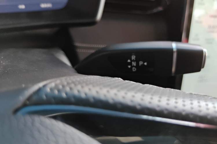Used XPeng G3 2020 520 Luxury Edition Gear Lever