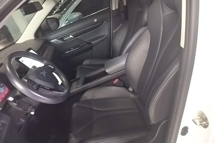 Used XPeng G3 2020 520i Luxury Edition Left Front Seat
