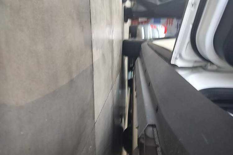 Used XPeng G3 2020 520i Luxury Edition Left Side Sill