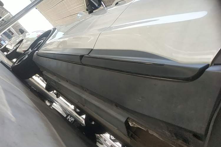Used XPeng G3 2020 520 Smart Edition Left Side Sill